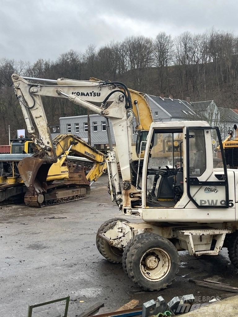 Komatsu PW 95 Kolesové rýpadlá