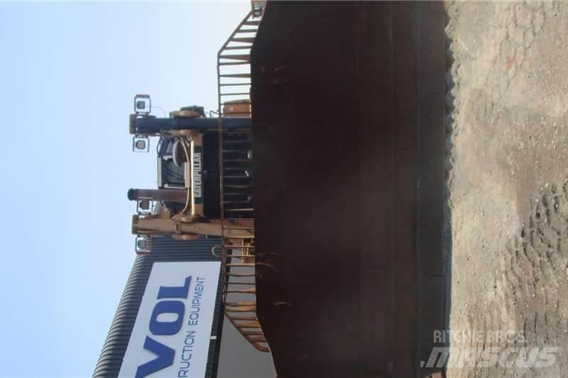 CAT D9T Pásové dozéry