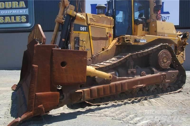CAT D9T Pásové dozéry