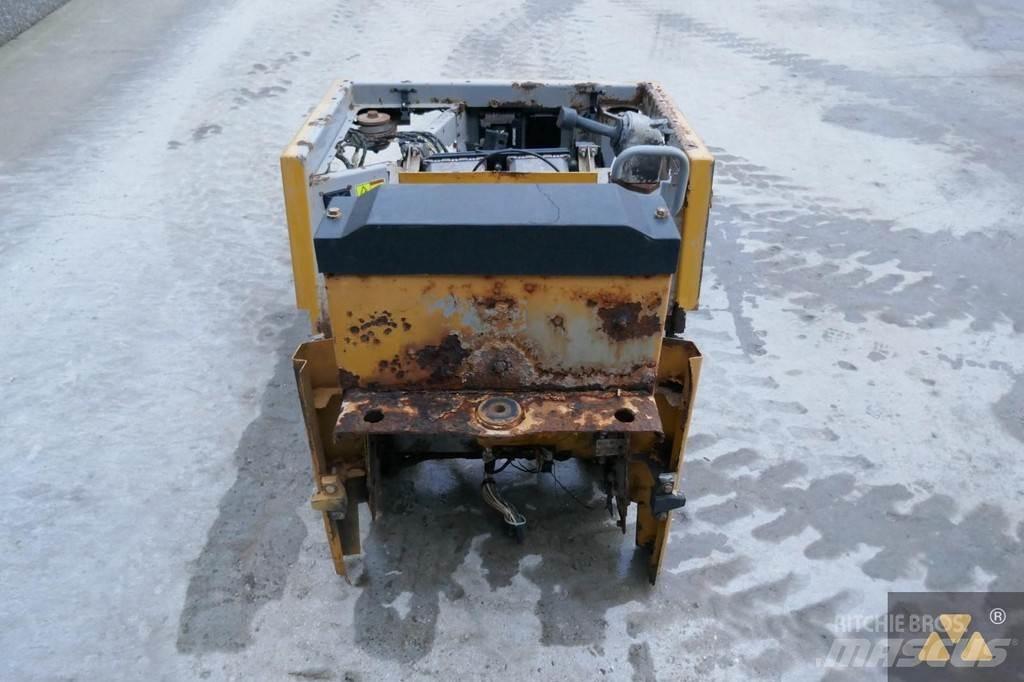 CAT 220-2800 Kabíny a interiér