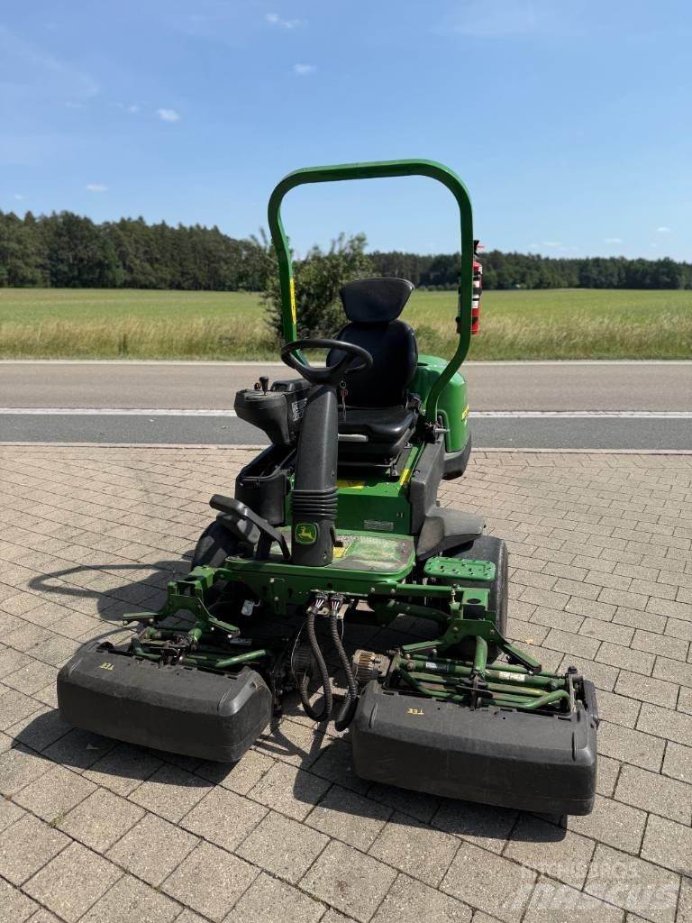 John Deere 2500 E Kosačky greenov