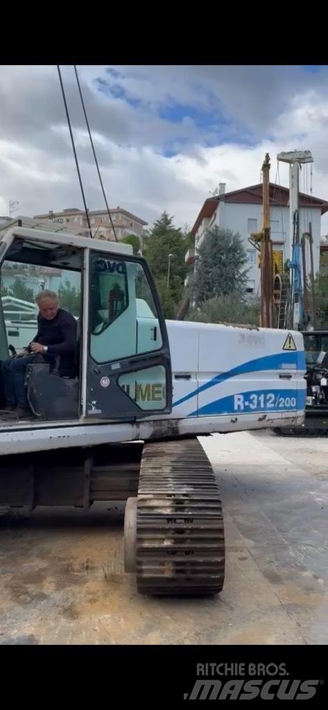  Soil mec R  312/200 Povrchové vrtné súpravy