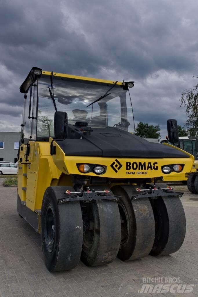 Bomag BW 28 RH Pneumatikové valce