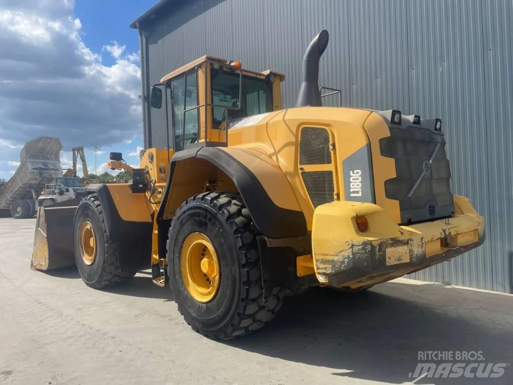 Volvo L180G Kolesové nakladače