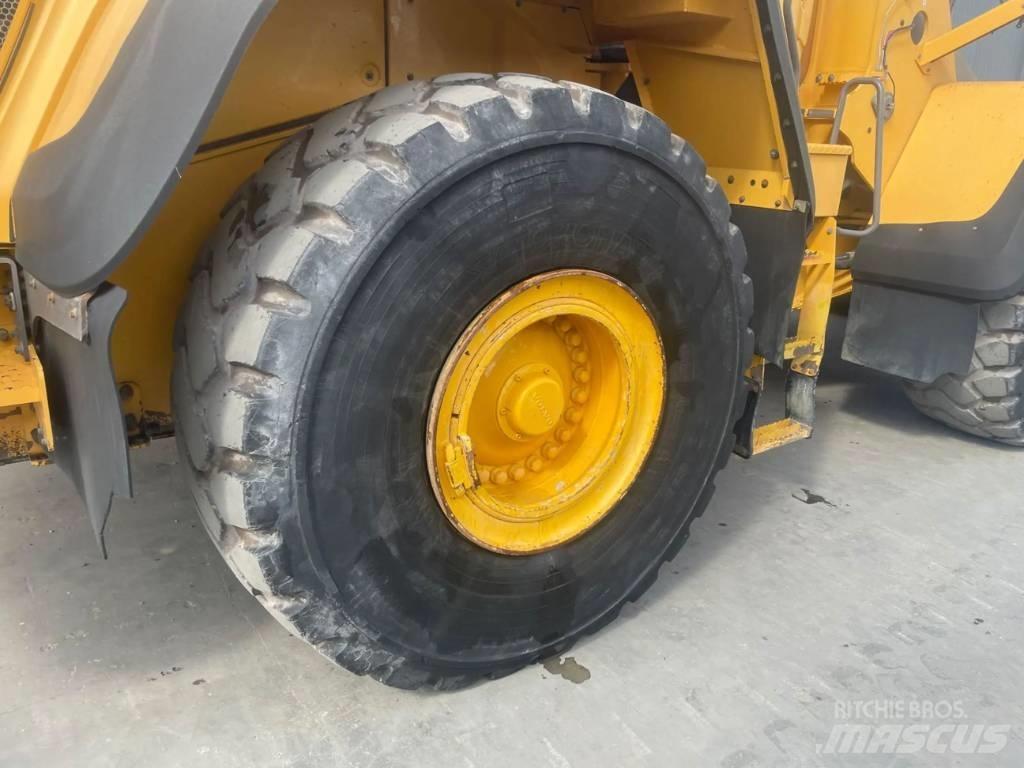 Volvo L180G Kolesové nakladače