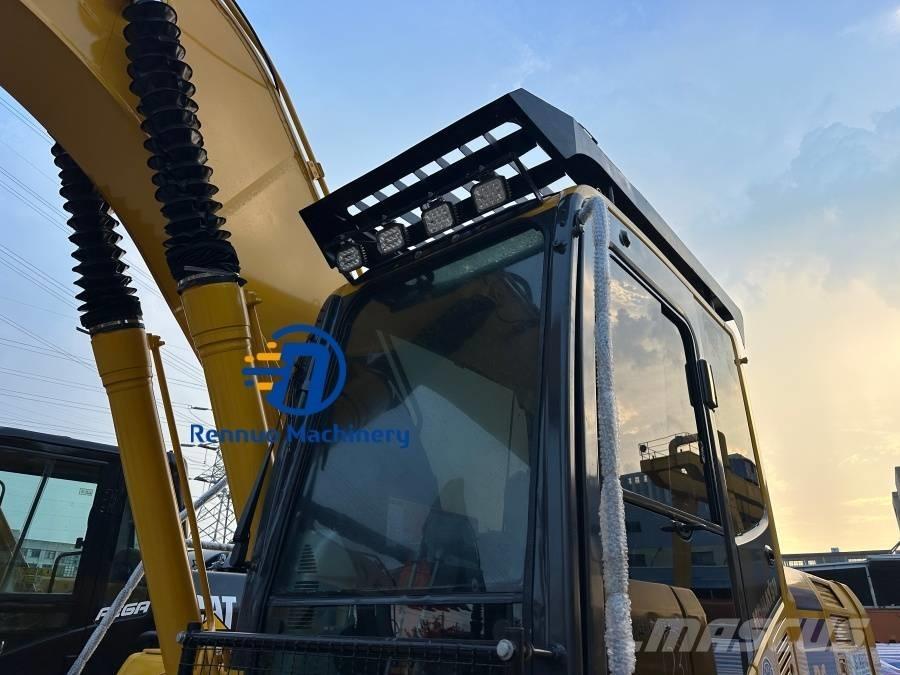 Komatsu PC 220-8 Pásové rýpadlá