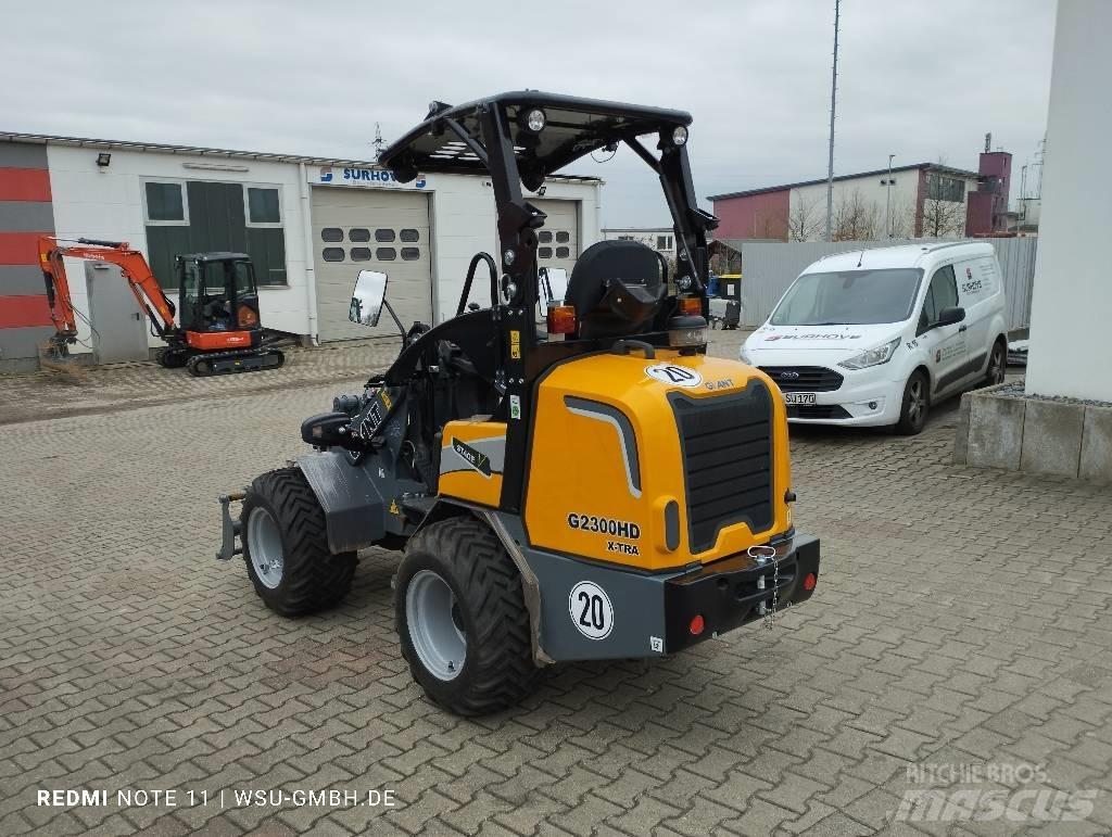 GiANT G2300 Xtra HD Šmykom riadené nakladače
