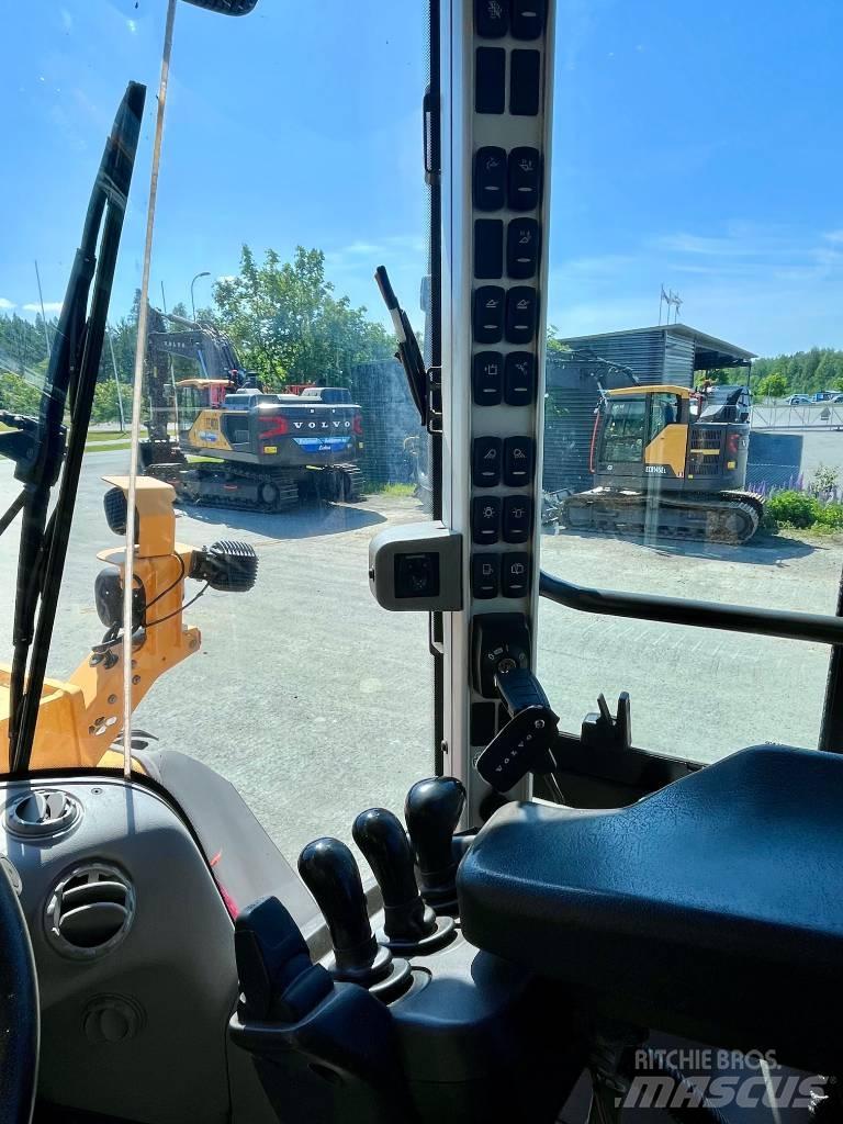 Volvo L 120 H Kolesové nakladače