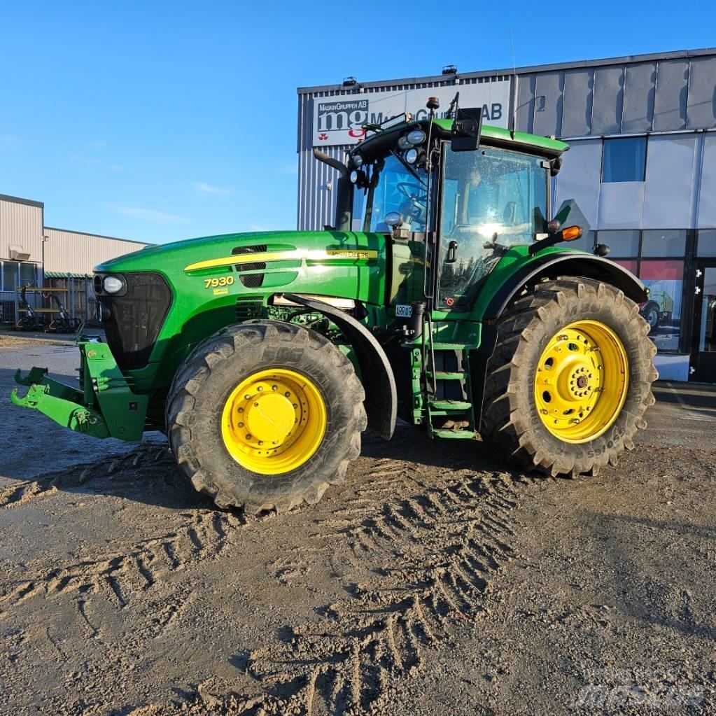 John Deere 7930 Traktory