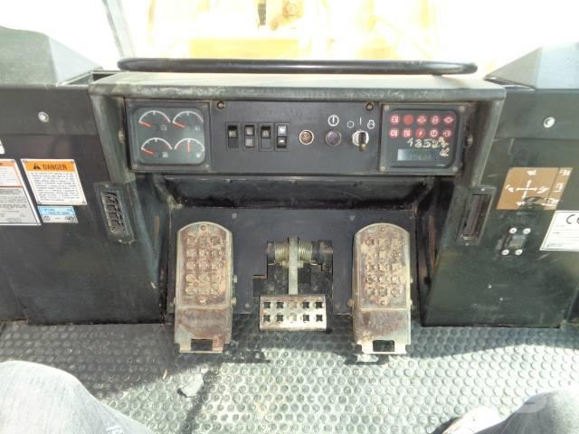 CAT 963 C Pásové nakladače