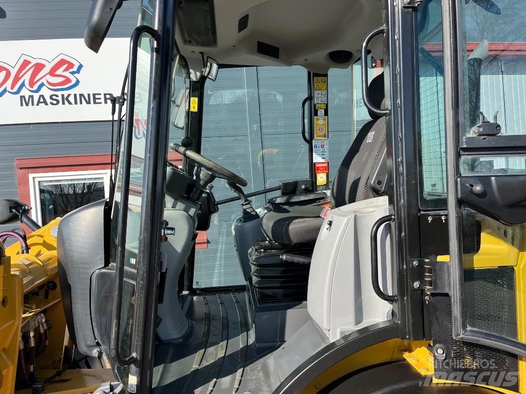 CAT 908M-22 1670Tim Kolesové nakladače