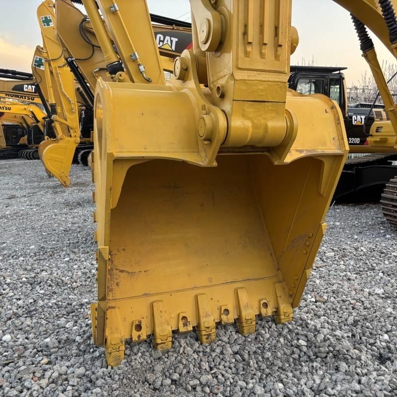 Komatsu PC 450 Pásové rýpadlá