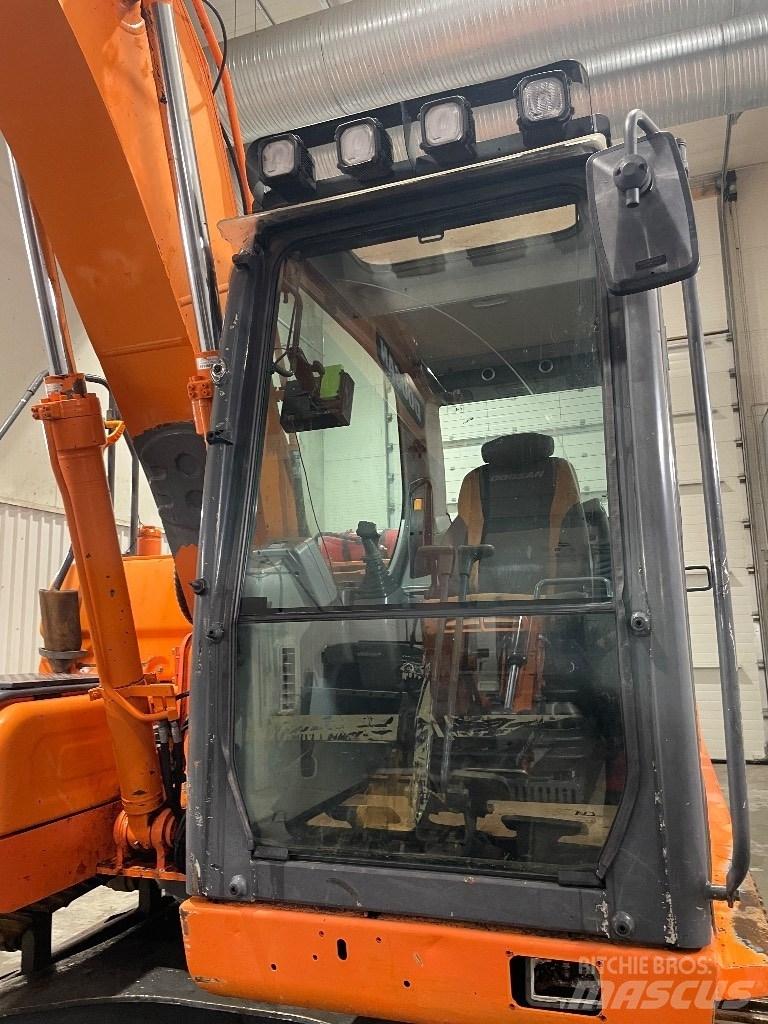 Doosan DX 160 Pásové rýpadlá