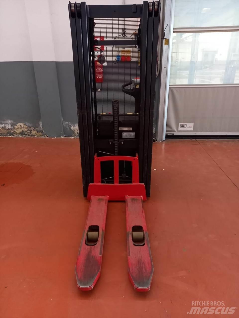 Hyster S1.2 Ručne vedené vysokozdvižné vozíky
