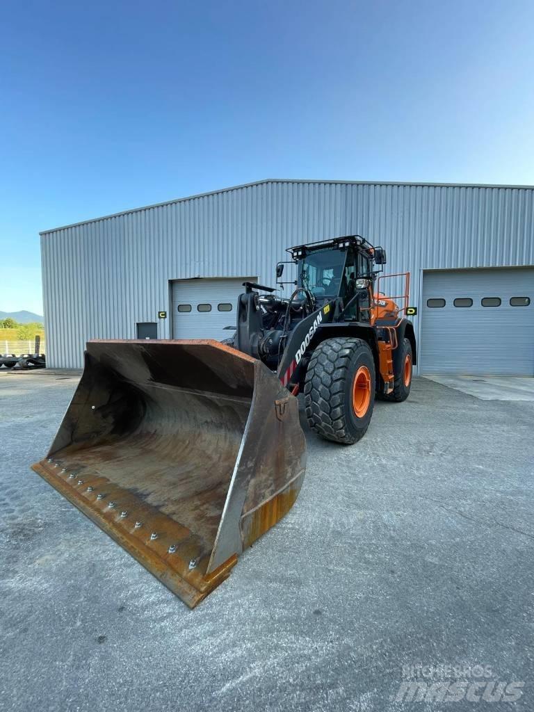 Doosan DL 320-7 Kolesové nakladače