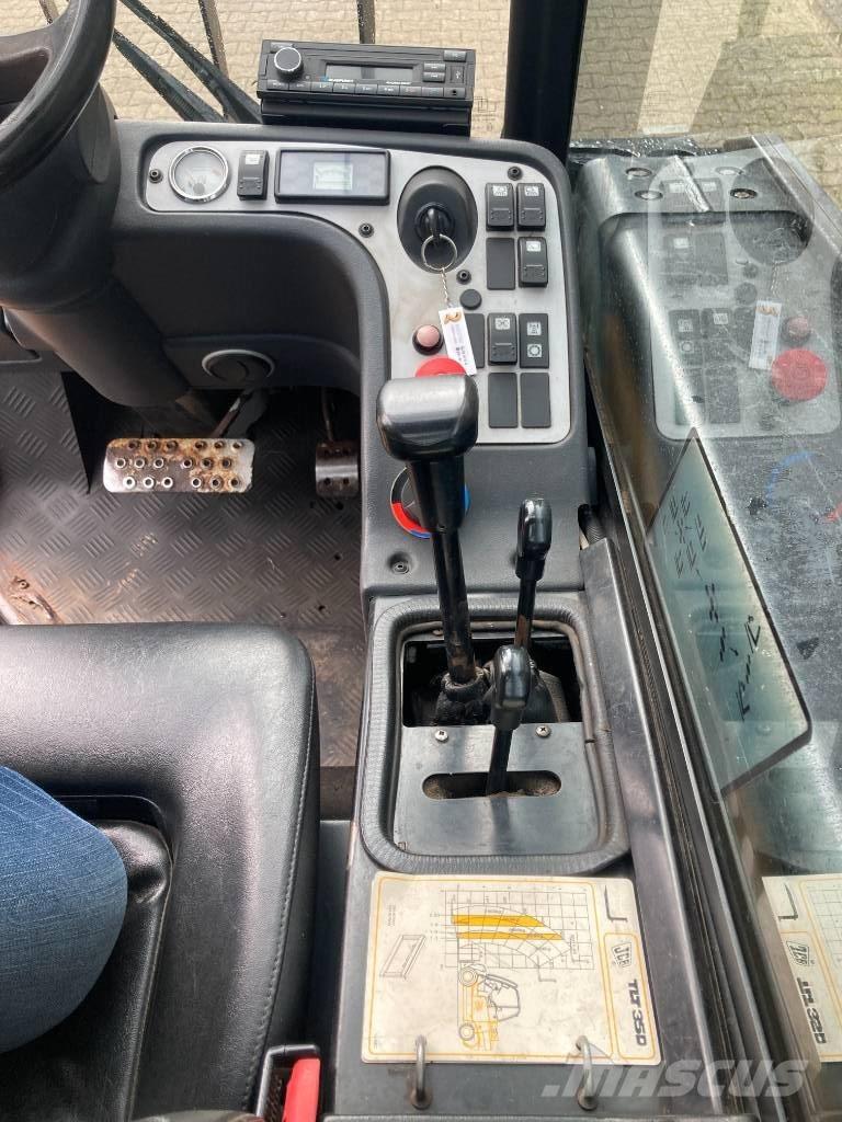 JCB TLT 35D 4x4 Teleskopické manipulátory