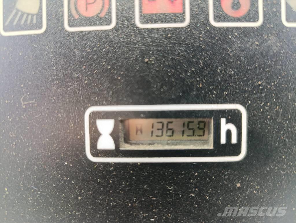 Hanomag 15 F Kolesové nakladače