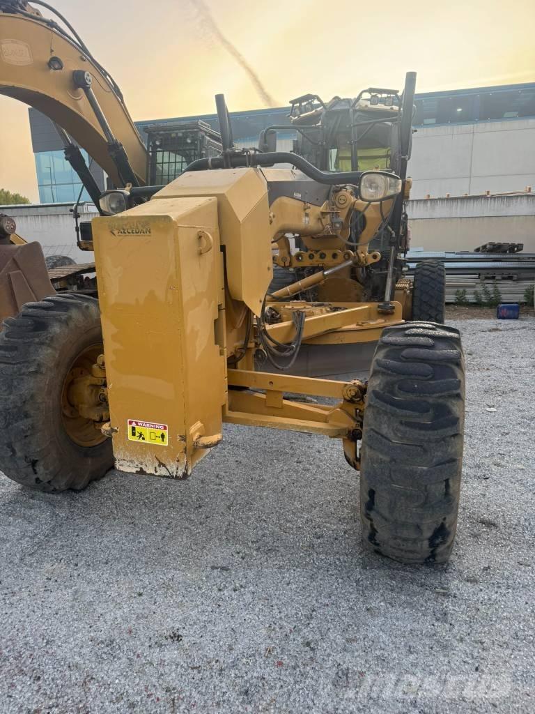 CAT 140 M Grejdery