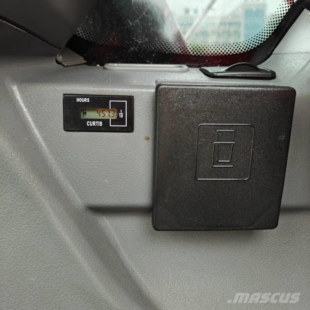 Doosan DX 225 LCA Pásové rýpadlá