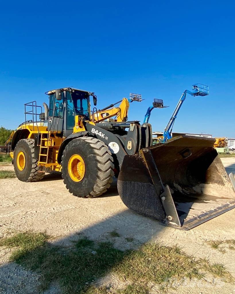 John Deere 844 K Kolesové nakladače