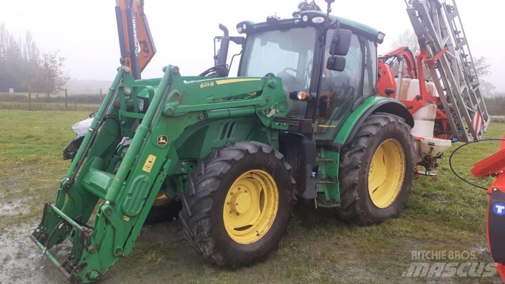 John Deere 6110 R Traktory