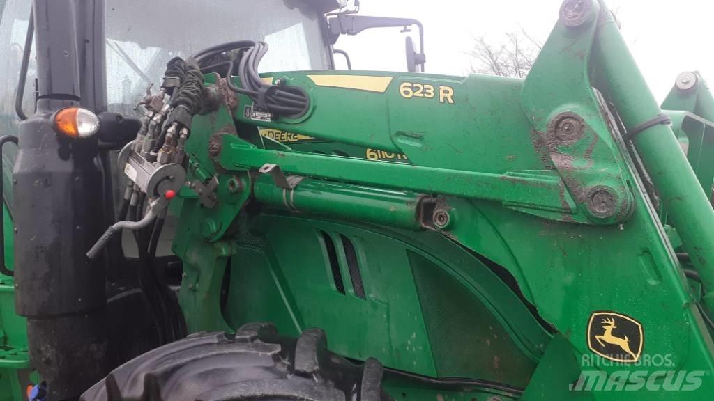 John Deere 6110 R Traktory