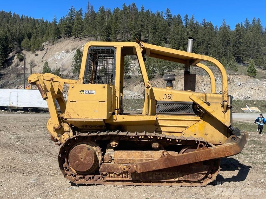 DEERE 850 Pásové dozéry