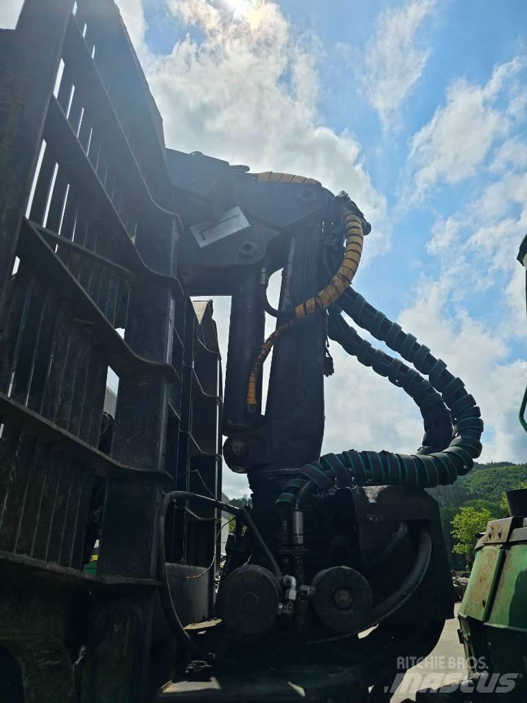 John Deere 1510G Lesné traktory