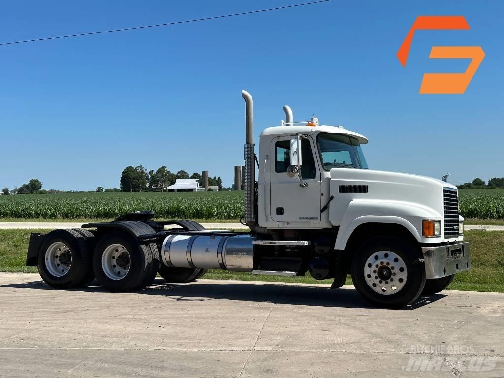 Mack CH 613 Ťahače
