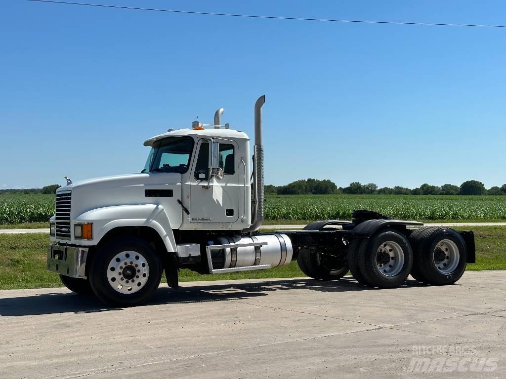 Mack CH 613 Ťahače