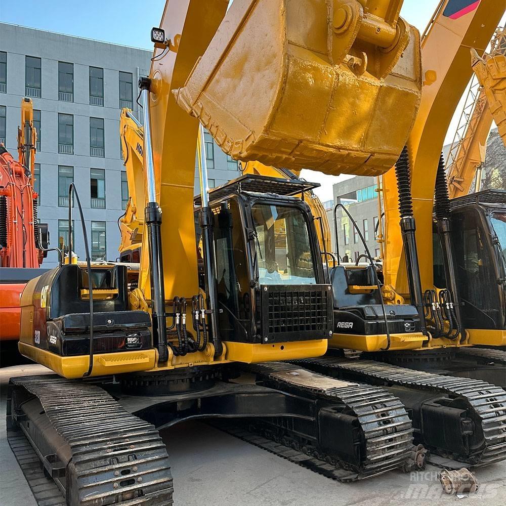 CAT 323 D Pásové rýpadlá