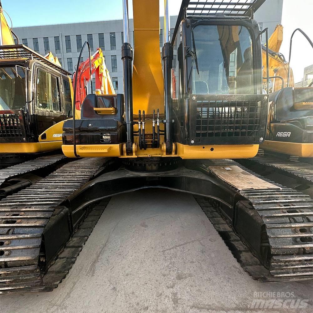 CAT 323 D Pásové rýpadlá