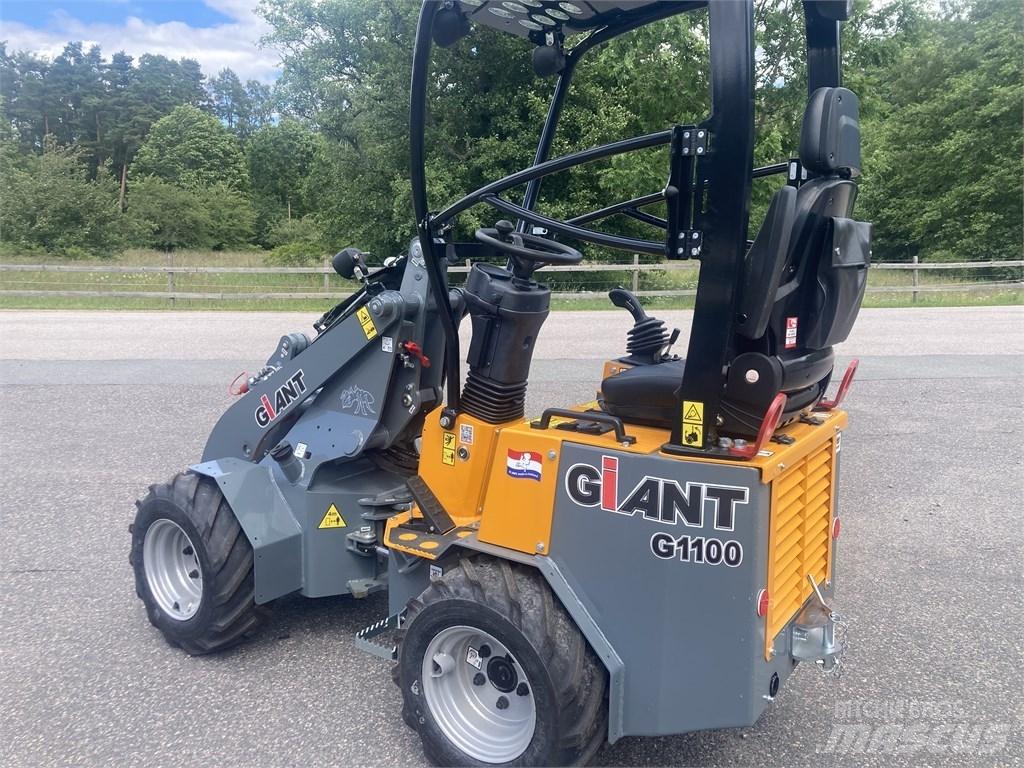 GiANT G1100 Viacúčelové nakladače
