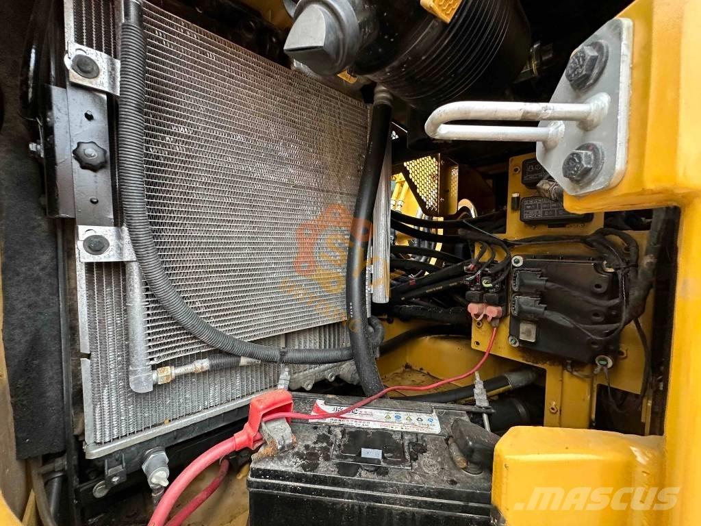 CAT 310 Pásové rýpadlá