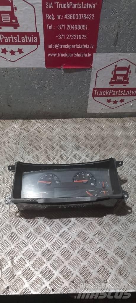 Volvo FH 12    21542184 Kabíny a interiér