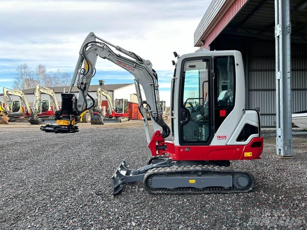Takeuchi TB225 Mini rýpadlá < 7t