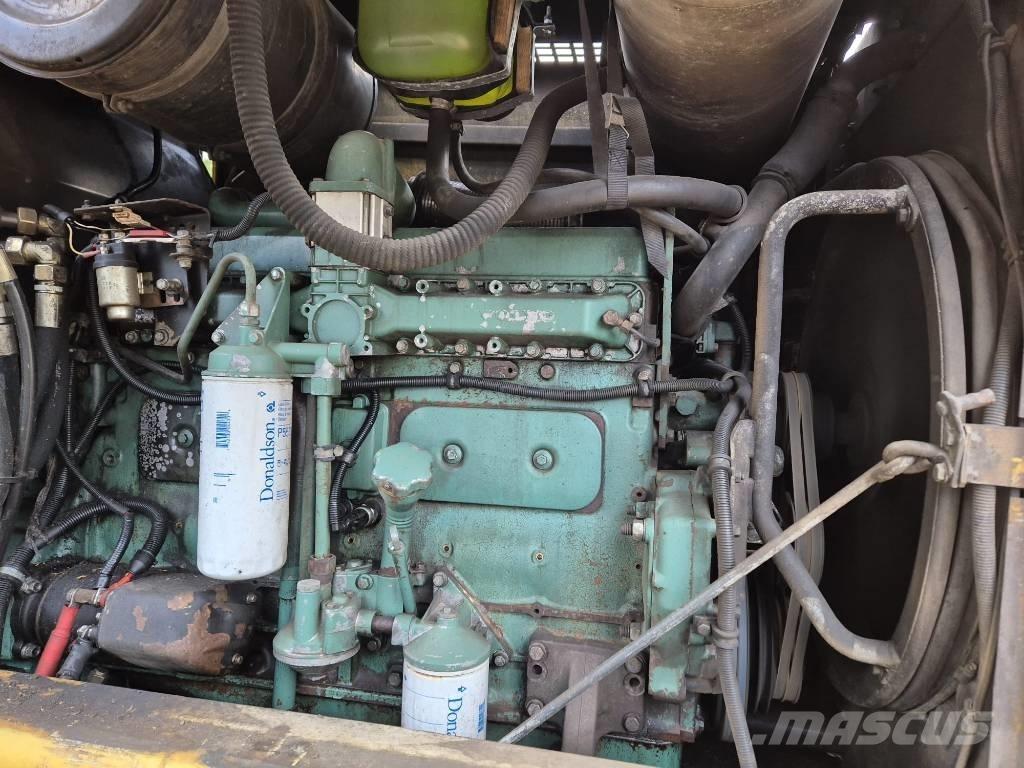 Volvo L 120 B Kolesové nakladače