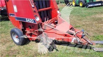 Case IH 8420 Lisy na okrúhle balíky