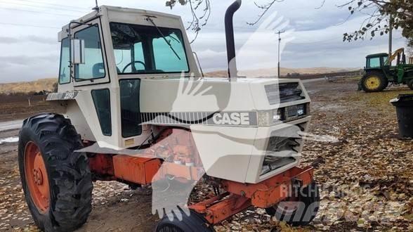 J I Case 2290 Traktory