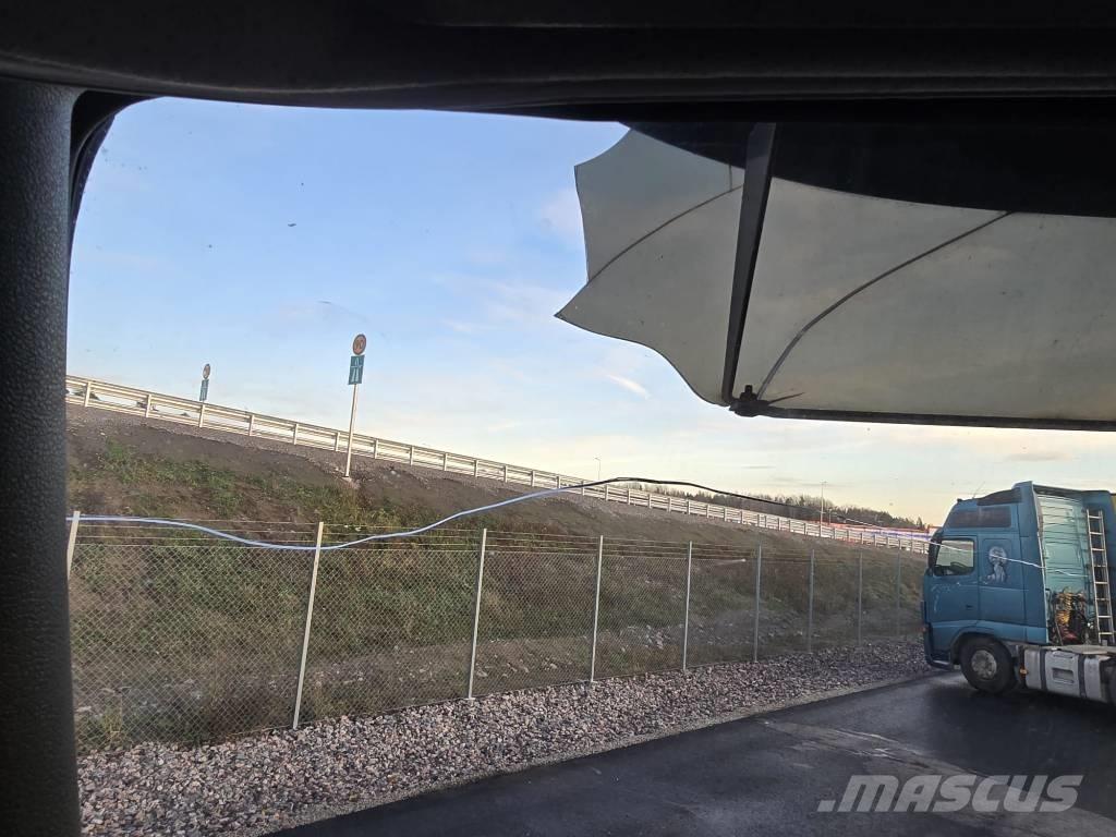 Volvo FM 330 Skriňová nadstavba