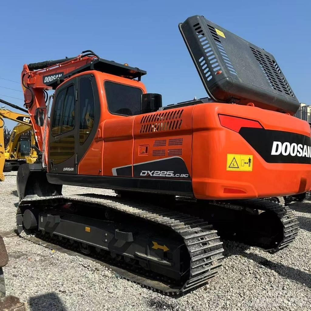 Doosan 225LC-9c Pásové rýpadlá