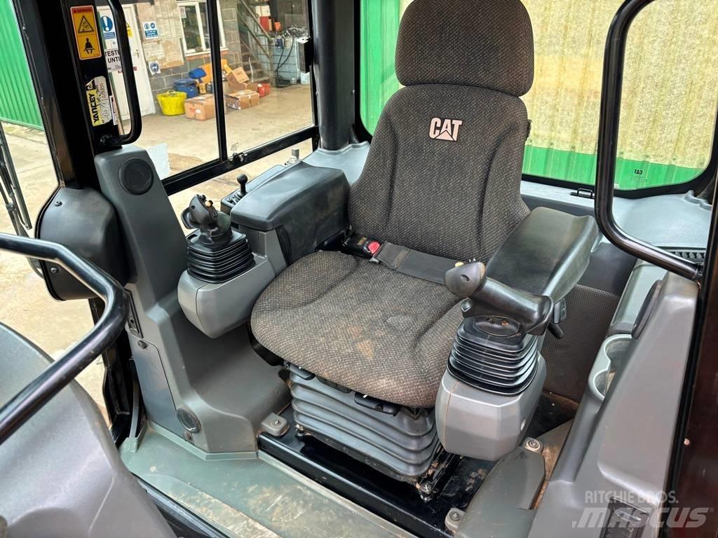 CAT D 6 K 2 LGP Pásové dozéry