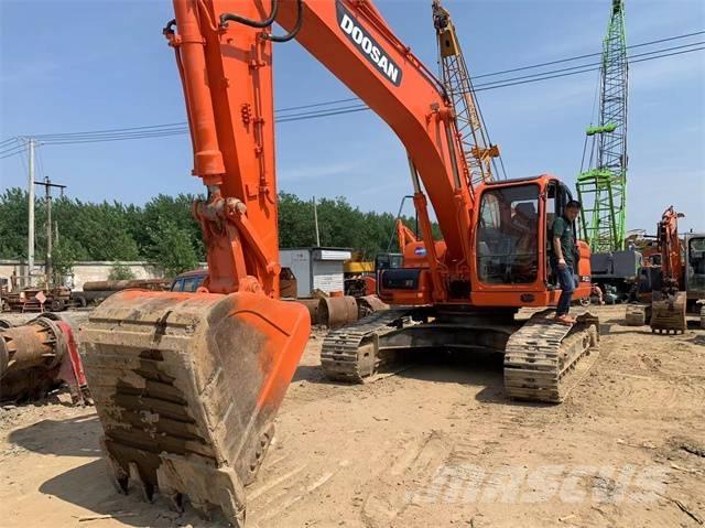Doosan DX300 Pásové rýpadlá