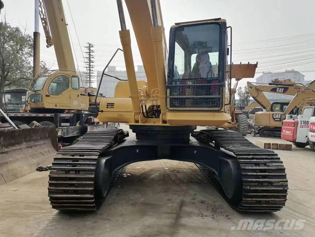 Komatsu PC 300 Pásové rýpadlá