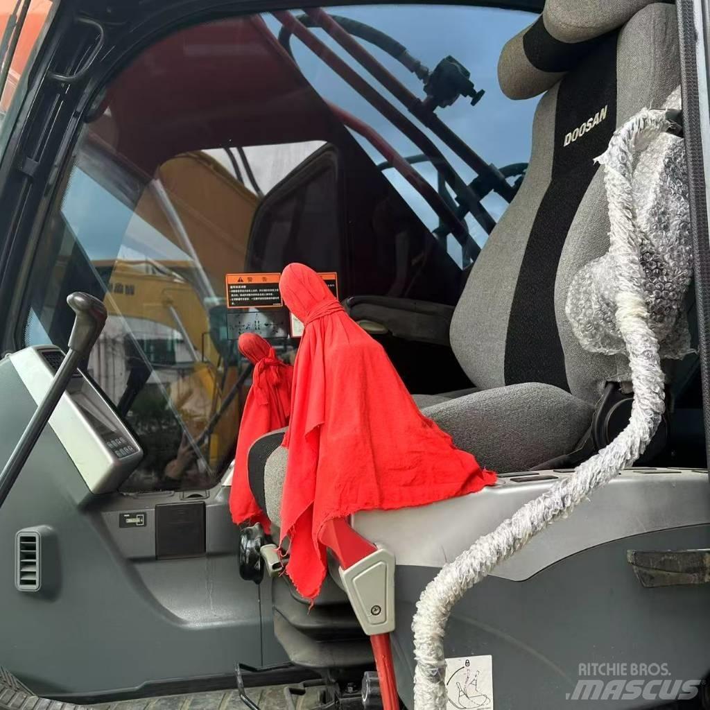 Doosan 225LC-9 Pásové rýpadlá