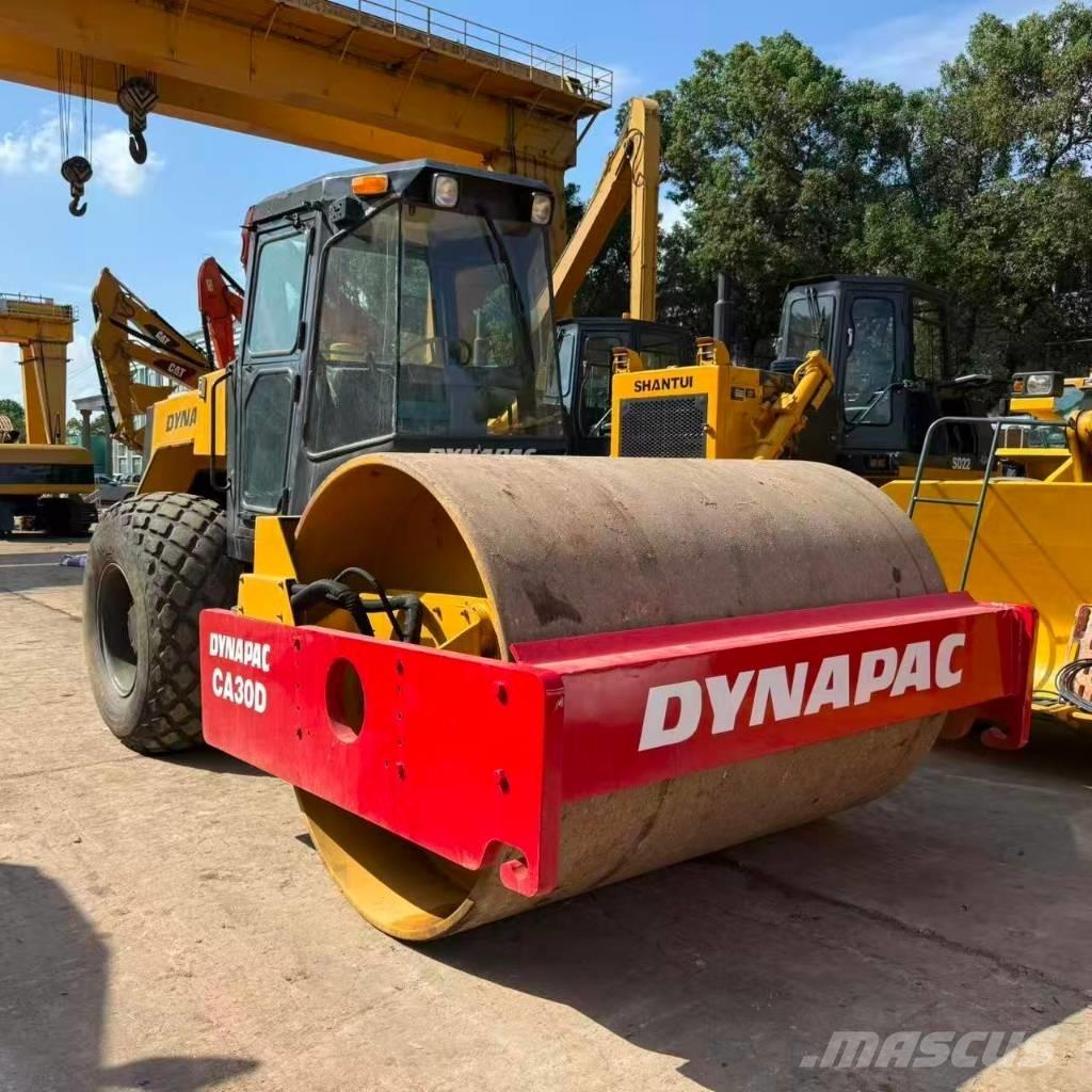Dynapac CA 30 D Ťahačové valce