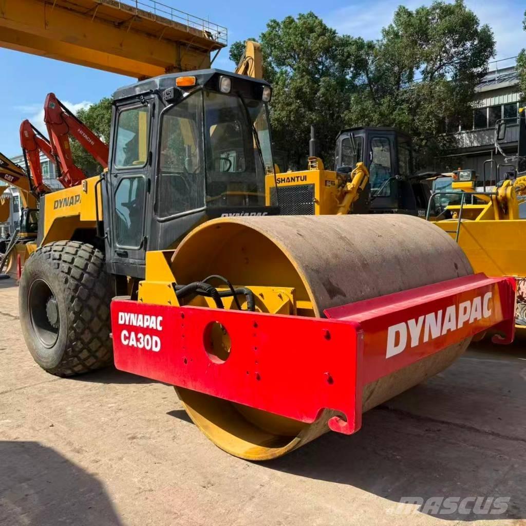 Dynapac CA 30 D Ťahačové valce