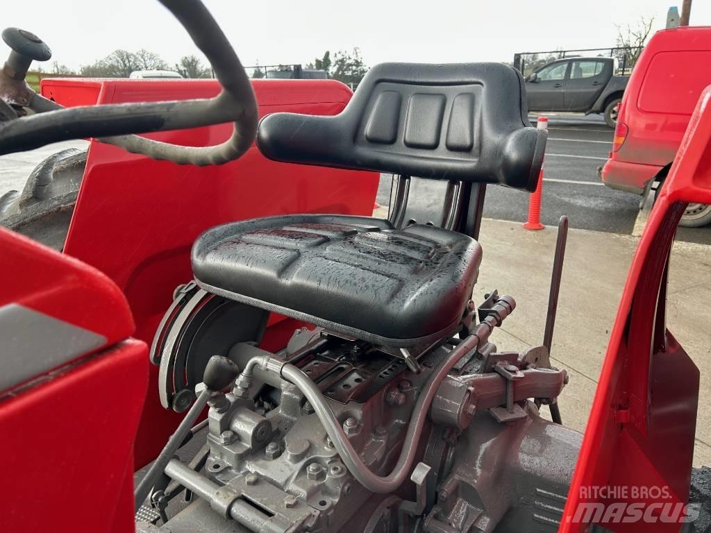 Massey Ferguson 165 Traktory