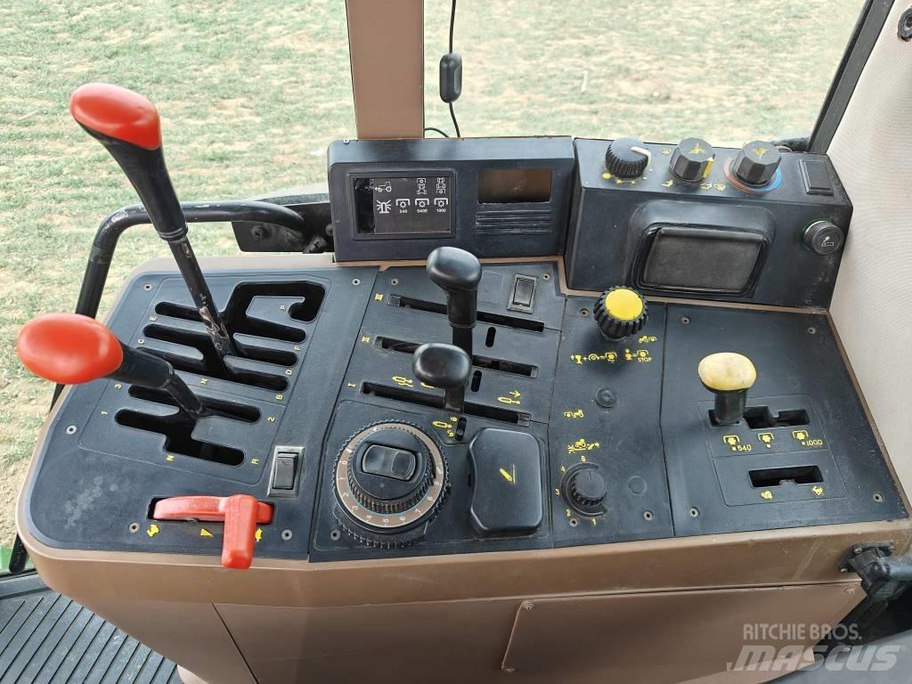 John Deere 6100 Traktory