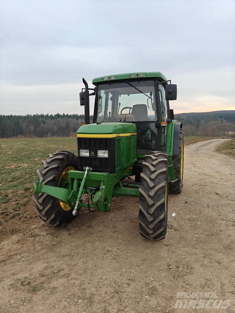 John Deere 6100 Traktory